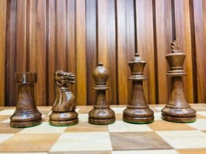 Classic Staunton Sheesham & Boxwood Chess Set