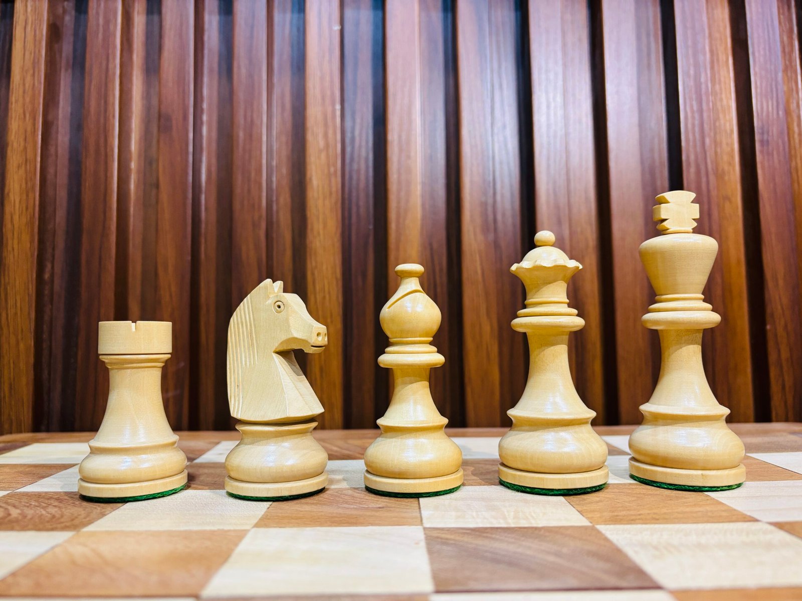 3.75" German Knight Luxury Staunton Chess Set